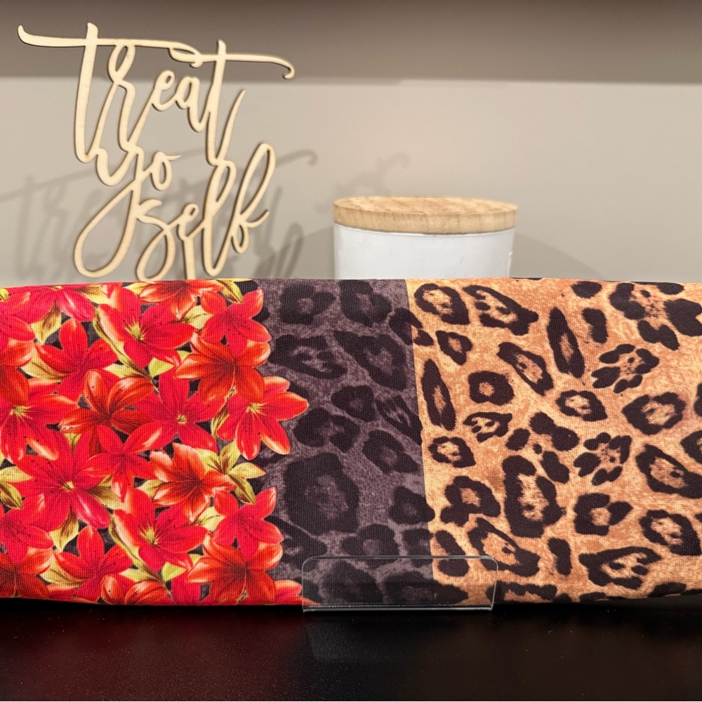 ✨SALE✨ Aldo, Leopard and Red Floral, Shoulder Bag - Picture 2 of 4
